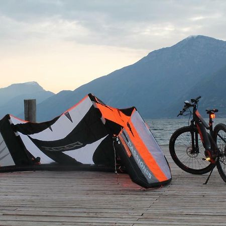 Хостел Campione Del Garda Surf House Pieve  Екстер'єр фото