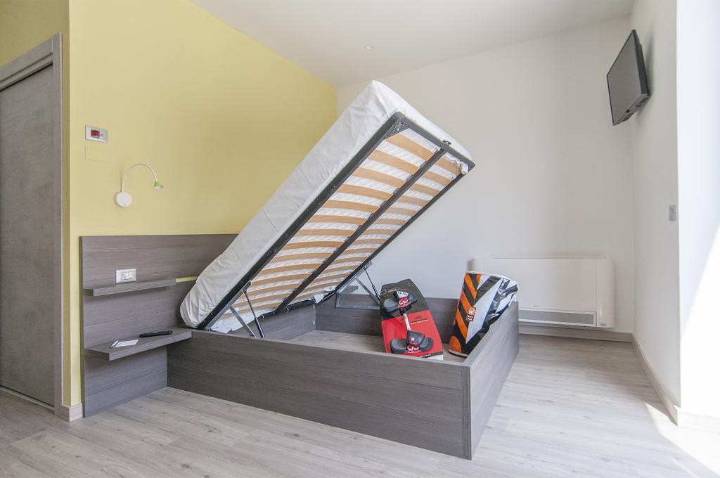 Хостел Campione Del Garda Surf House Pieve  Екстер'єр фото
